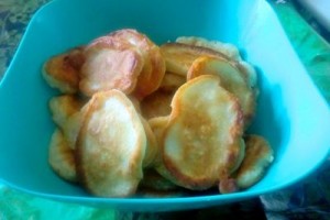 Оладьи на кефире с яблоками